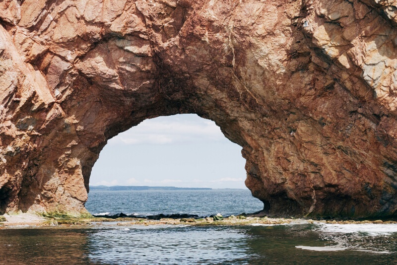 The Percé Rock's arch, up close.
